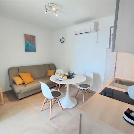 Blueness * Приградица